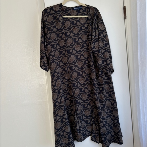 Stylish Black and Brown Floral Long Sleeve Coat - Picture 1 of 3